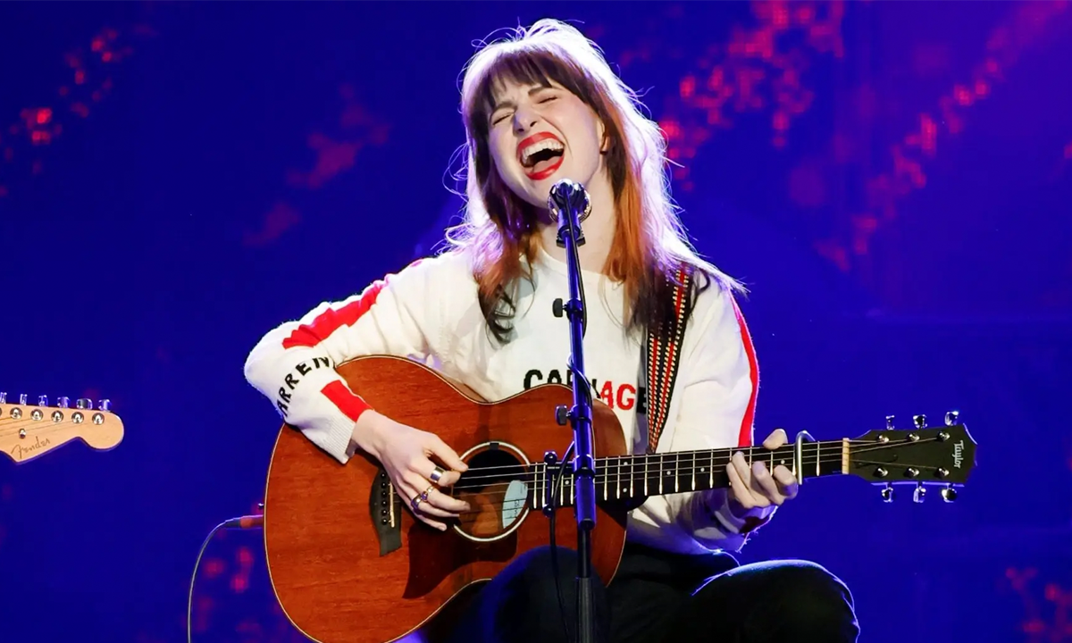 HAYLEY WILLIAMS REGRESA A MÉXICO
